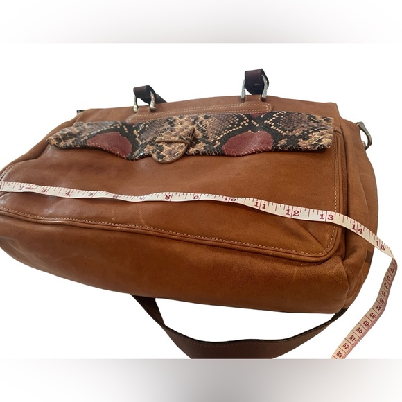 BE & D crossbody/satchel with python skin accents series #44982 Rare!! - Picture 9 of 16